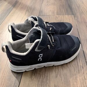 On Running Kids Navy Sneakers